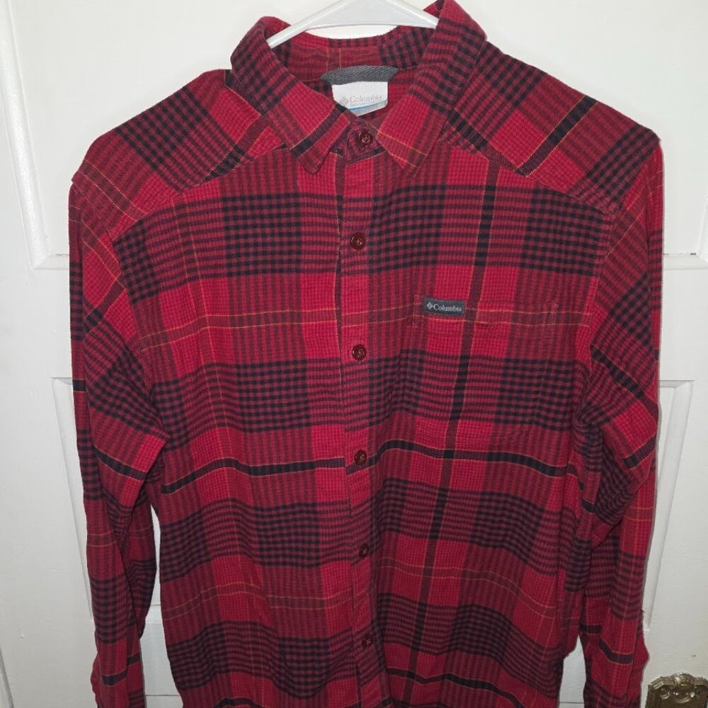 Columbia Red Plaid Button Down Longsleeve Shirt - Men's Size Small